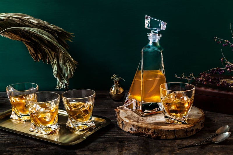 JoyJolt Atlas 5-Piece Luxury Crystal Whiskey Decanter Set, 22 oz Decanter & 4 x 10.8 oz Old Fashioned Whiskey Glasses - Image 2